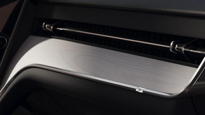 将于11月9日正式亮相 沃尔沃发布EX90内饰预告图